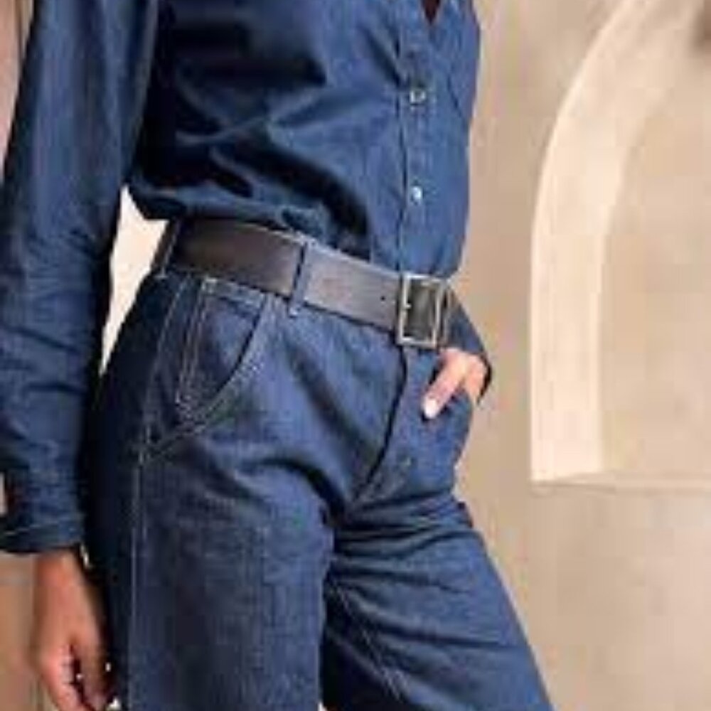 Banana Republic Relaxed Taper Jean size 27